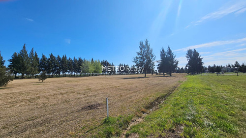 Terreno En Venta Al Golf De 1800 M2 En Fincas De San Vicente