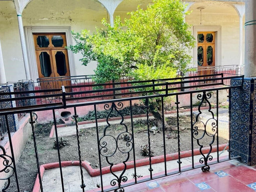 Terreno En Venta, Con Casa Para Remodelar, En Tlalpan Centro.