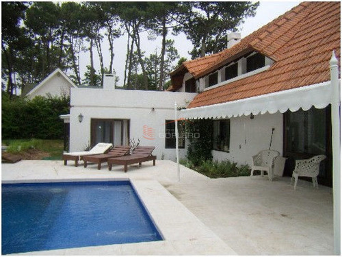 Imagen 3 de 27 de Casa En Venta Y Venta En Punta Del Este, Zona Lugano A Poca Distancia Del Shopping