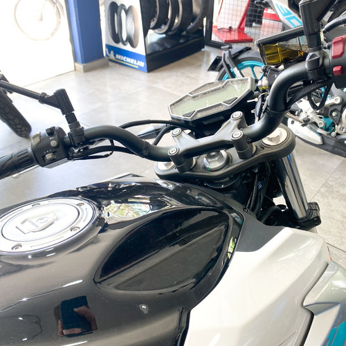 Imagen 2 de 24 de Cfmoto Rz400