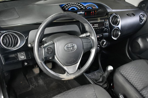 Toyota Etios 1.5 Sedan Xs