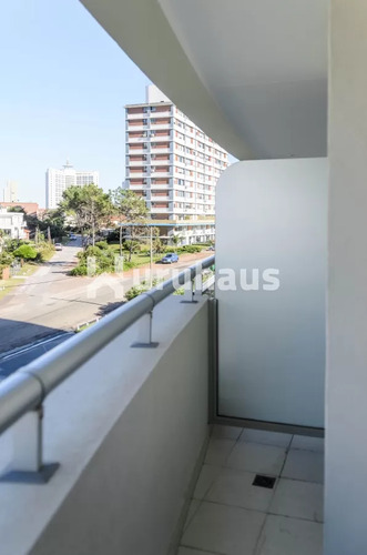 Alquiler Apartamento Tres Dormitorios Forest Tower 1 Playa Brava