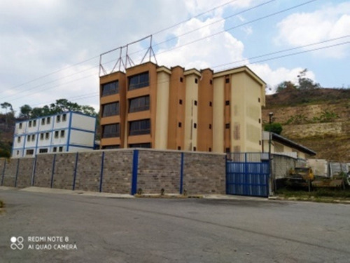 Imagen 2 de 12 de Se Venden Galpones. 5300 M2 Filas De Mariche 5616
