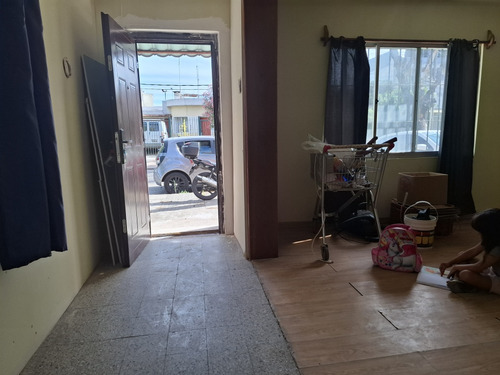 Casa Tipo Apartamento De 2 Dormitorios, Patio Pequeño Para Colgar Ropa.garantía Depósito En Atahualpa