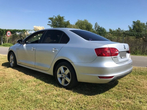 Volkswagen Vento Motor 2.5 R5 Luxury Tiptronic 4p 2013