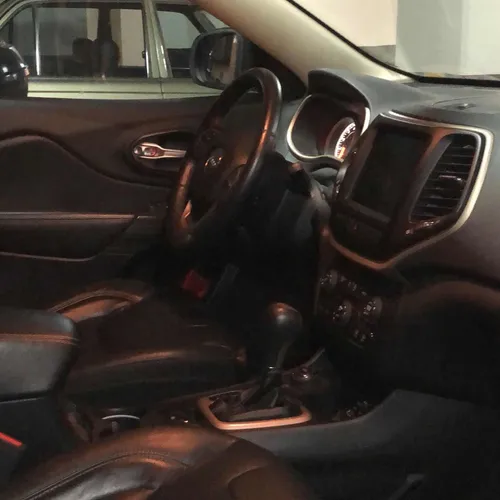 Jeep Cherokee 3.2 Longitude Plus