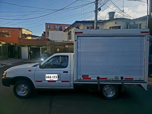 Nissan Frontier D22 4x2 Combustible Gas Gasolina Modelo 2