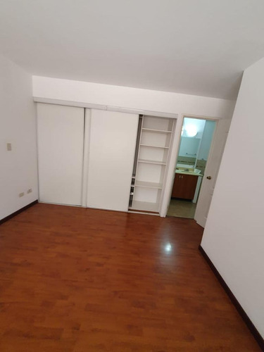 Imagen 4 de 7 de Apartamento En Alquiler Zona 14