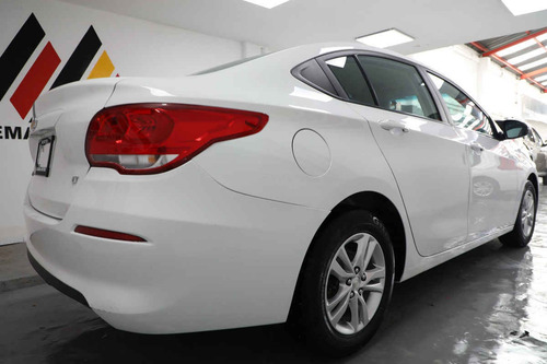Imagen 6 de 15 de Chevrolet Cavalier 2018 4p Lt L4/1.5 Aut