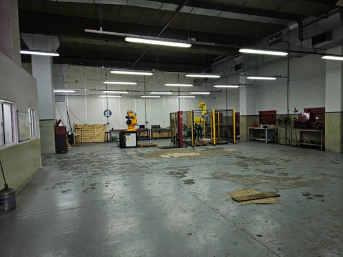 Nave Industrial En Complejo Corporación Sur - Alquiler
