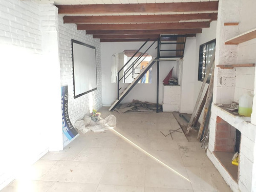 Imagen 7 de 8 de Galpón En Venta Parabólico De 1000 Mts2 En Larrea Y Empalme Graneros