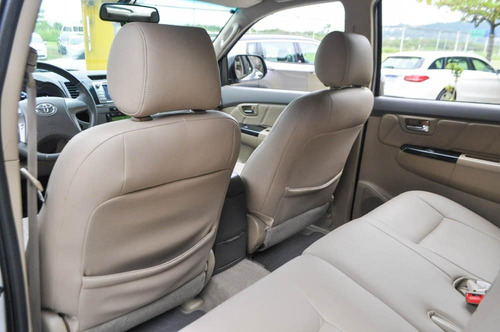 Toyota Hilux SW4 SRV 3.0 4X4 AT (7L)