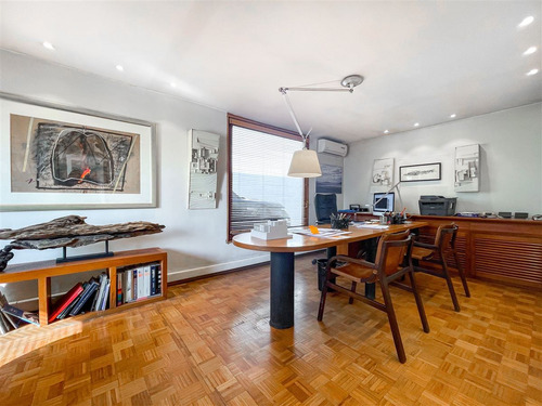 Casa En Venta De 4 Dorm. En Vitacura