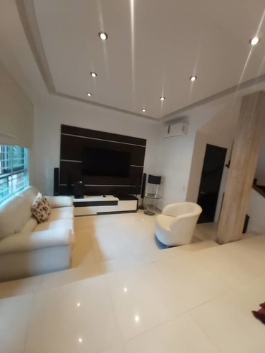 Imagen 10 de 17 de Se Vende Town House En Mañongo, Res. Bonaventure Home Jc-047