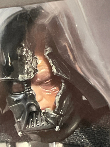 Battle Damaged Darth Vader Duels End Star Wars Black Series (Usado)