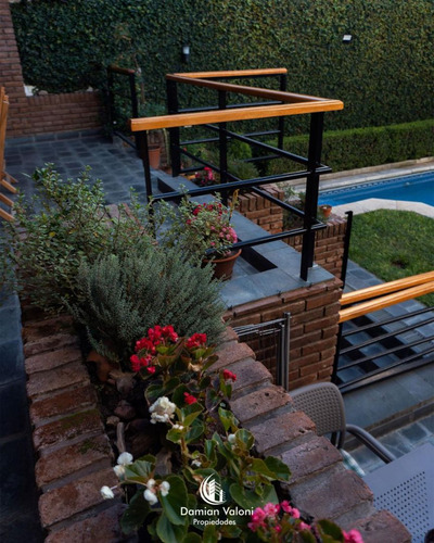 Impecable Casa 6 Amb , Parque, Piscina, Parrilla, Playroom