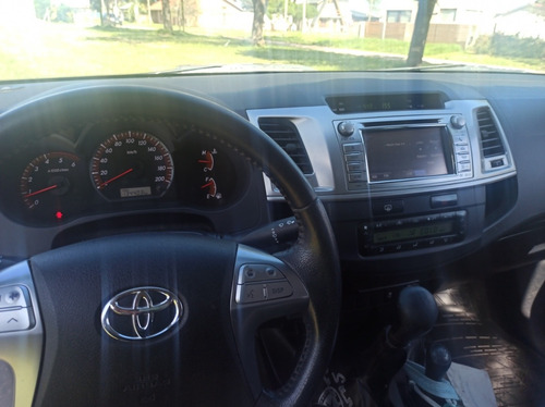 Toyota Hilux 3.0 Cd Srv Cuero 171cv 4x4 2014