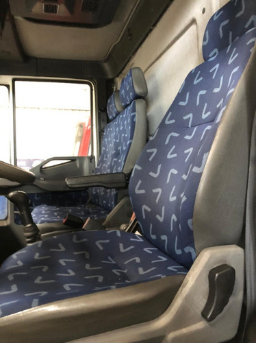 Imagem 4 de 5 de Iveco Tector 240e22 6x2 Com Guindauto Luna 20,5t.