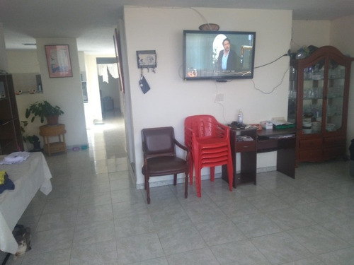 Imagen 6 de 21 de Vendo Casa De 3 Pisos Muy Serca A La Via Principal .