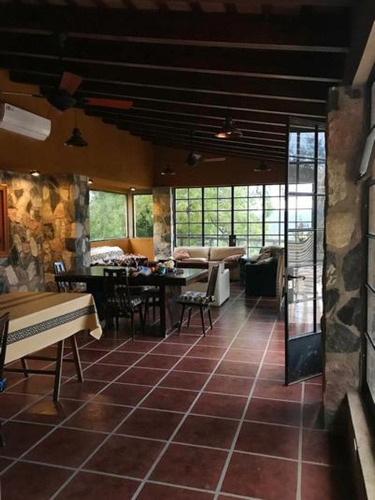 Casa Quinta En Venta - 3 Dormitorios 3 Baños - Córdoba