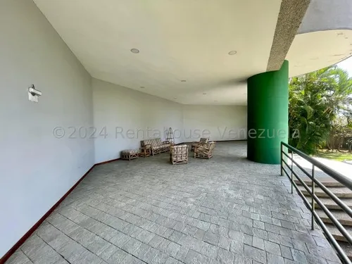 Agp Majestuoso Apartamento Con Hermoso Ventanales Y Terraza Cómoda En Venta En Los Palos Grandes 24-20072 Ys
