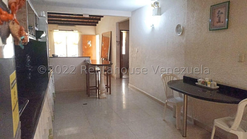 Linda Y Conservada Casa En Urbanismo Privado La Piedad Norte Cabudare Gabriela C