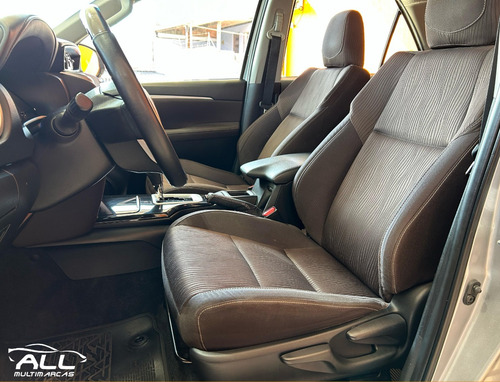 Toyota Hilux SW4 2.7 SR 7 LUGARES 4X2 16V FLEX 4P AUTOMÁTICO