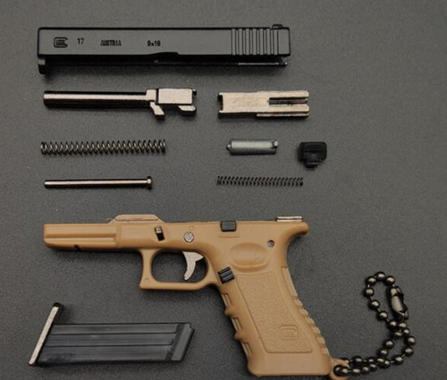Imagen 3 de 6 de Llavero De Pistola Glock