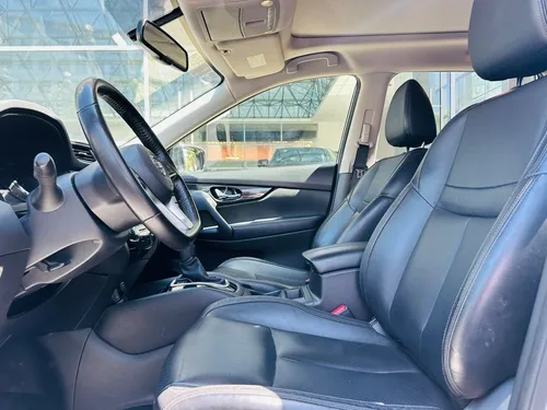 Nissan X-Trail 2.5 Exclusive HEV 2 Filas Cvt