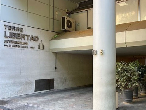 Oficina Con Renta En Plaza Libertad Ref. 9076 (ref: Cbr-1179)