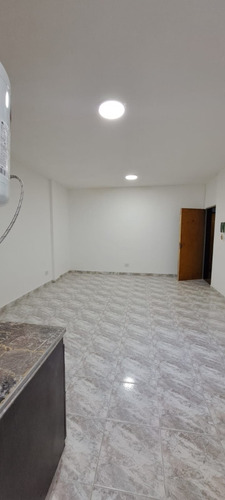 Venta Departamento 2 Amb. (apto Crédito) Sobre Av.san Martín