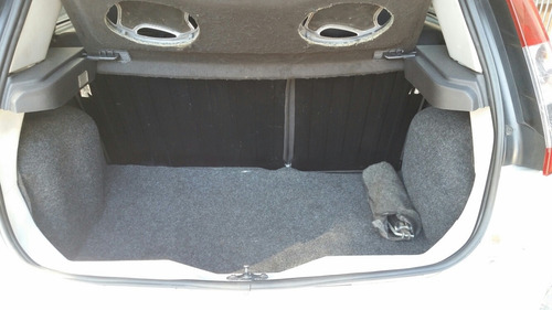 Imagem 9 de 12 de Ford Fiesta 2012 1.0 Flex 5p
