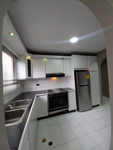 Imagen 2 de 7 de Noreida Delgado +58 414-1431887 / Apartamento (piso Bajo) En Venta Res. Las Antillas B, La Granja Naguanagua.