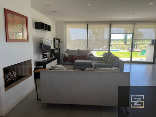 Venta Casa 3 Dormitorios La Magdalena Con Cochera