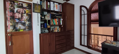 Venta Apartamento En Edificio En El Centro De Pereira