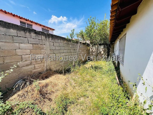 Rent-a-house Vende Hermoso Townhouse, Pozo De Agua, Macaro, Turmero, Estado Aragua, 25-20152 Gf.