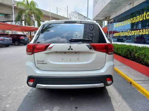 Mitsubishi Outlander 2.4 Se Cvt