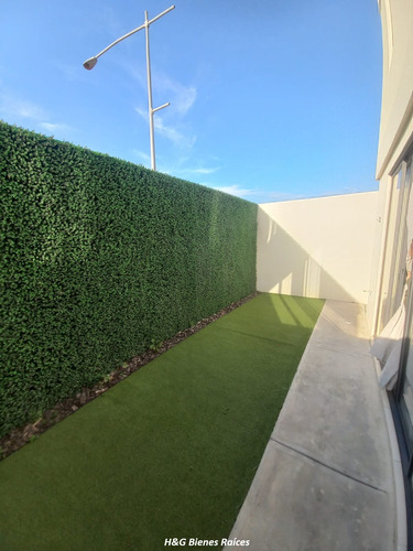 Casa De 3 Niveles Con Excelente Precio En Dominio Cumbres