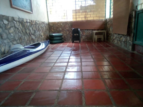 Imagen 12 de 15 de Casa Amplia En Venta En Rio Chico