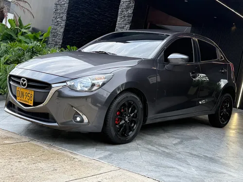 Mazda 2 1.6 touring automatico