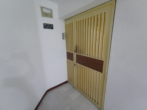 Se Ofrece En Venta Comodo Y Centrico Apartamento Ubicado En Centro Parque Caracas La Candelaria