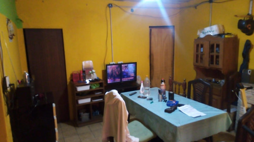 Casa En Ph - 2 Dormitorios 1 Baño - 135mts2 - Altos De Merlo