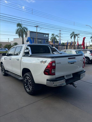 Toyota Hilux 2.8 D-4D TURBO DIESEL CD SRX 4X4 AUTOMÁTICO