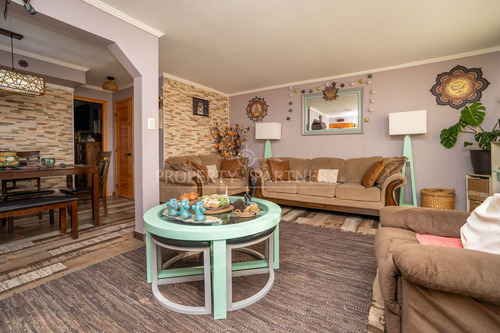 Acogedora Casa En Sector Residencial De Ciudad Del...