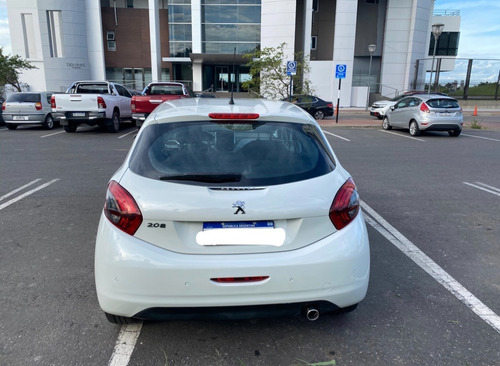 Peugeot 208 Allure 1.6 Triptronic 6