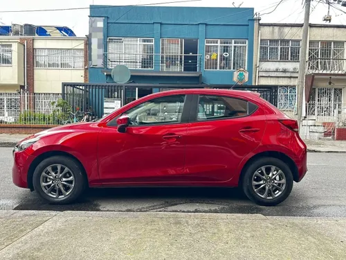 Mazda 2 1.5 Hatchback At Touring