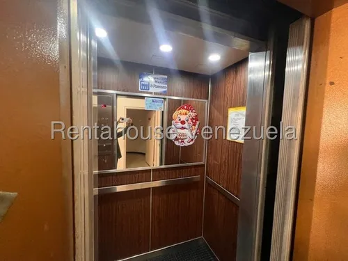 Las Acacias Mls# 25-12440 Wm