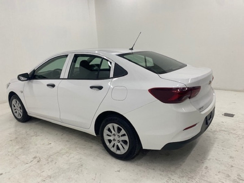 Imagen 6 de 10 de Chevrolet Onix Ls 2021