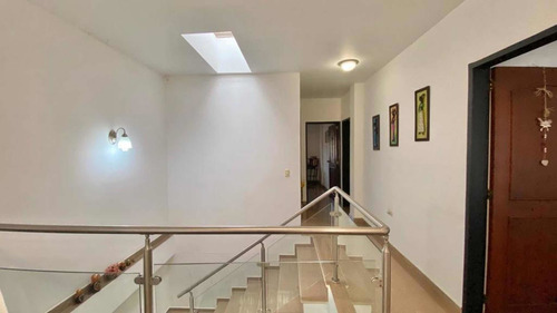 Imagen 13 de 24 de Casa En Venta La Castellana Urbanismo Privado