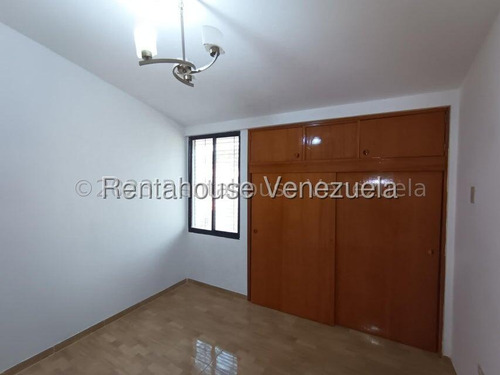 Imponente Casa En Alquiler Ubicada En Excelente Casco Comercial Y De Servicios De La Zona De Trigal Norte Las Clavellinas,ubicada En Calle Abierta, 2 Niveles, Cuenta Con Tanque De Agua Subt 14000lts
